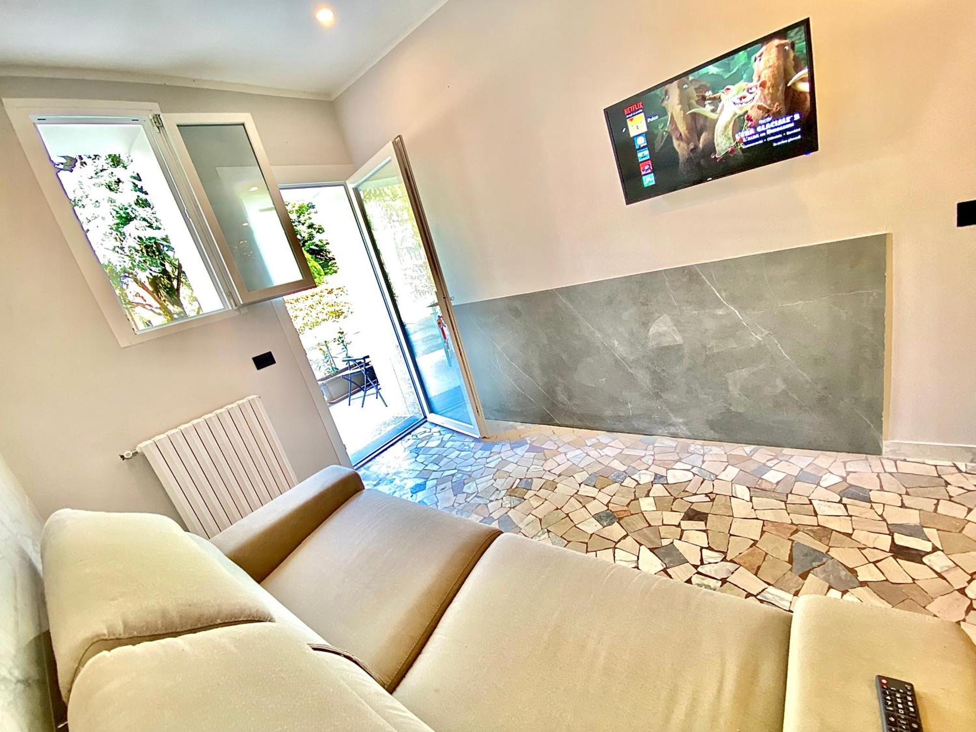 Apt Donati Home, Modernita E Comfort Con Parcheggio Gratuito Privato E Spazio Esterno Privato Cassano dʼAdda Kültér fotó